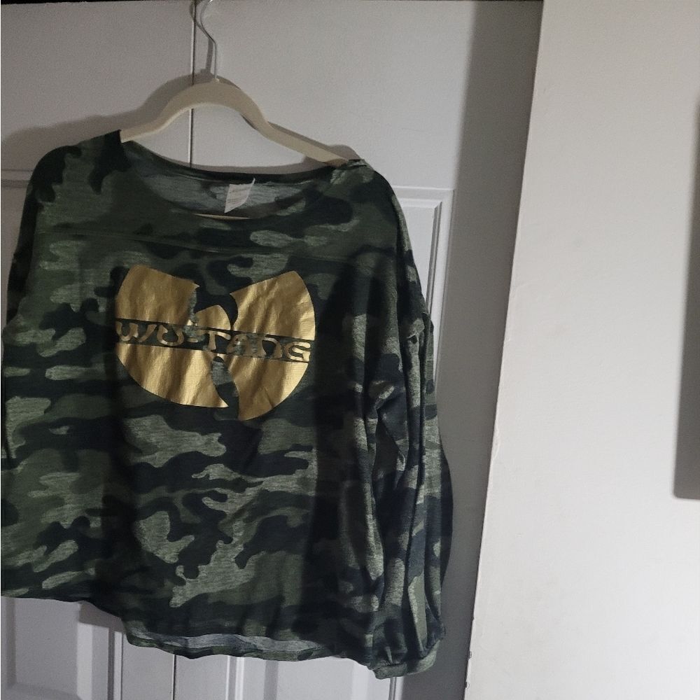 Moda long sleeve size large WU TANG Green shirt very sexy